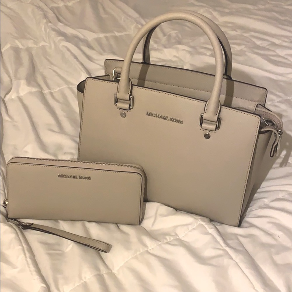 Michael Kors Purse and Wallet Bundle 🤎